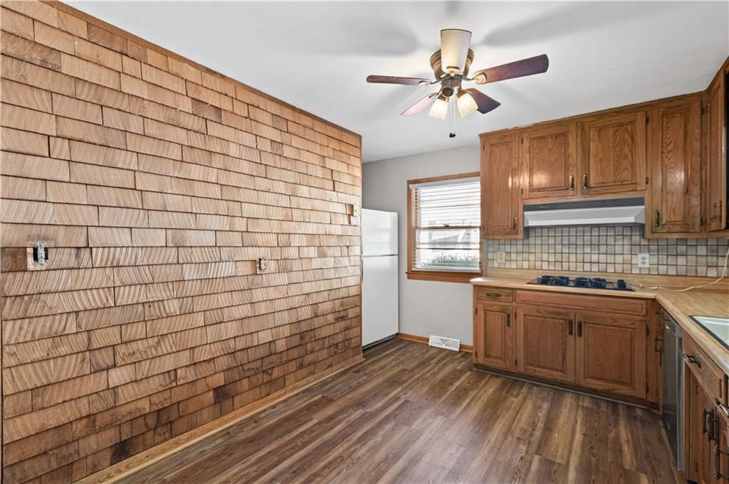 Photo 10 of 28 - 413 Maple Street, Liberty, MO 64068