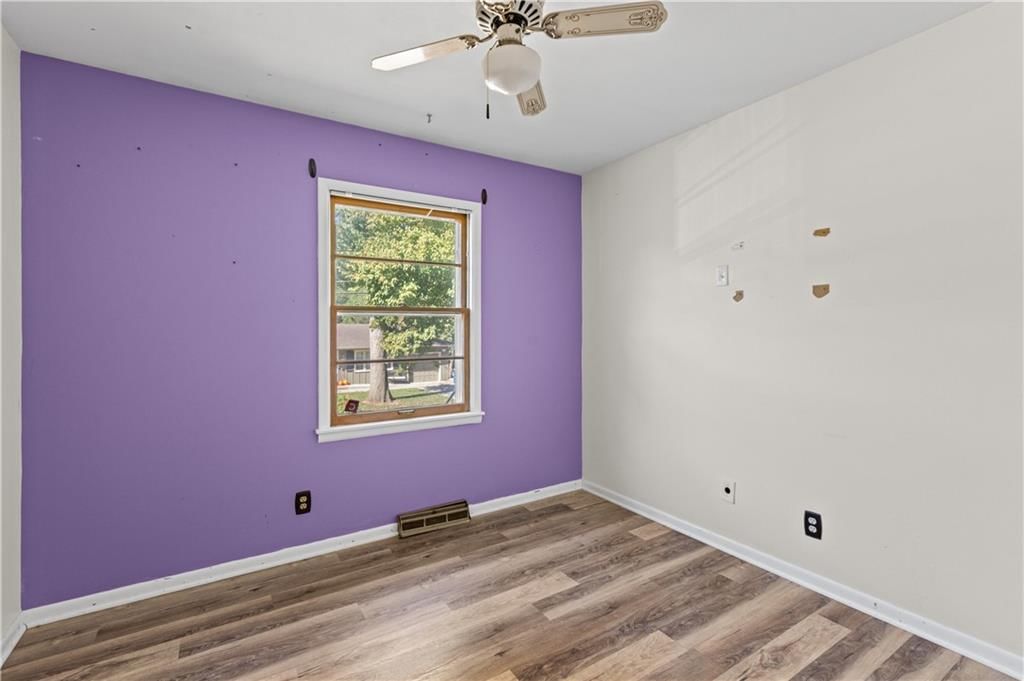 Photo 14 of 28 - 413 Maple Street, Liberty, MO 64068