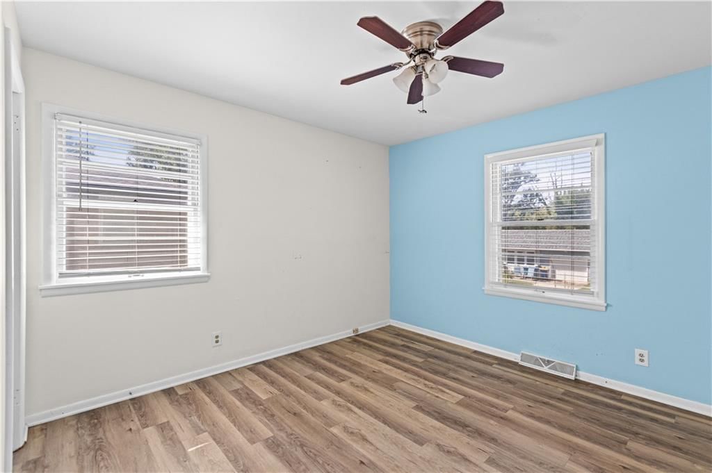 Accent wall at 413 Maple Street, Liberty, MO 64068