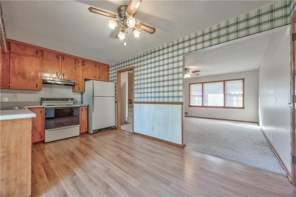 Photo 8 of 27 - 8006 E 89th Street, Kansas City, MO 64138