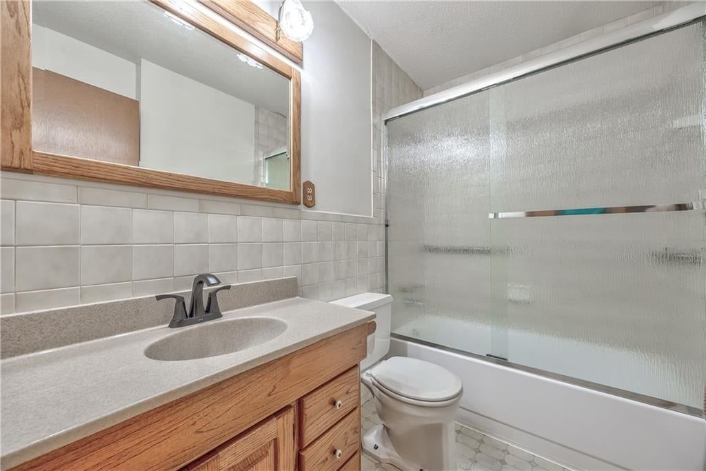 Photo 10 of 27 - 8006 E 89th Street, Kansas City, MO 64138
