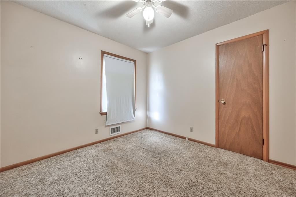 Photo 11 of 27 - 8006 E 89th Street, Kansas City, MO 64138