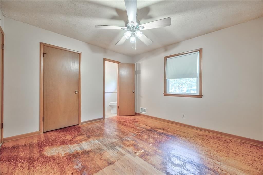 Photo 13 of 27 - 8006 E 89th Street, Kansas City, MO 64138