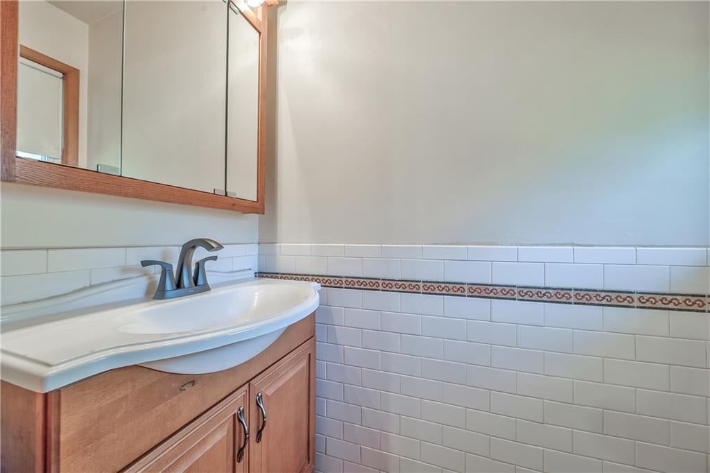 Photo 14 of 27 - 8006 E 89th Street, Kansas City, MO 64138