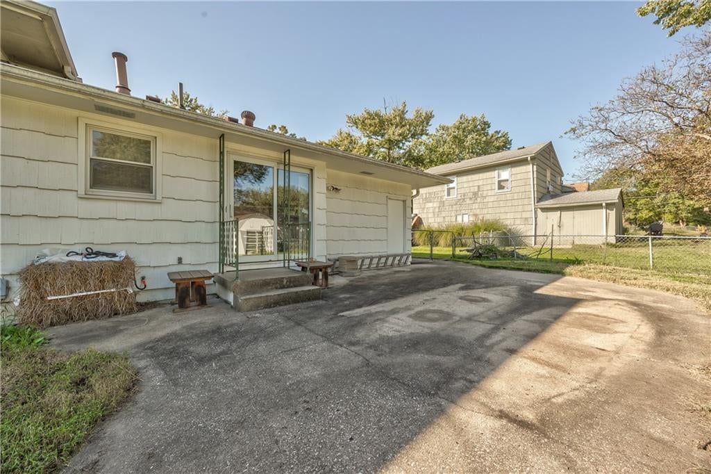 Photo 22 of 27 - 8006 E 89th Street, Kansas City, MO 64138