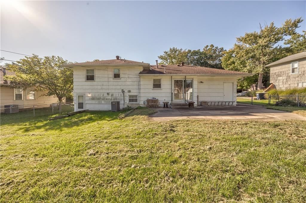 Photo 26 of 27 - 8006 E 89th Street, Kansas City, MO 64138