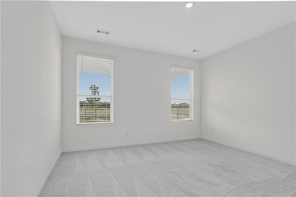 Photo 6 of 14 - 4108 NE Apple Grove Drive, Lee's Summit, MO 64064