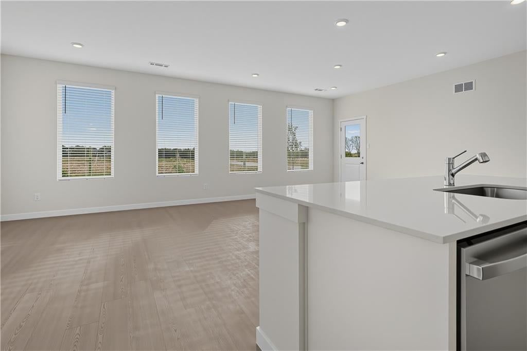 Photo 7 of 14 - 4108 NE Apple Grove Drive, Lee's Summit, MO 64064