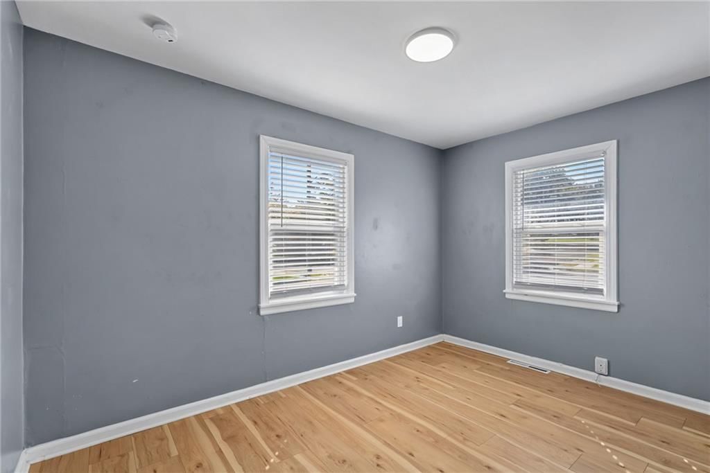 Photo 17 of 23 - 16618 E Salisbury Road, Independence, MO 64056