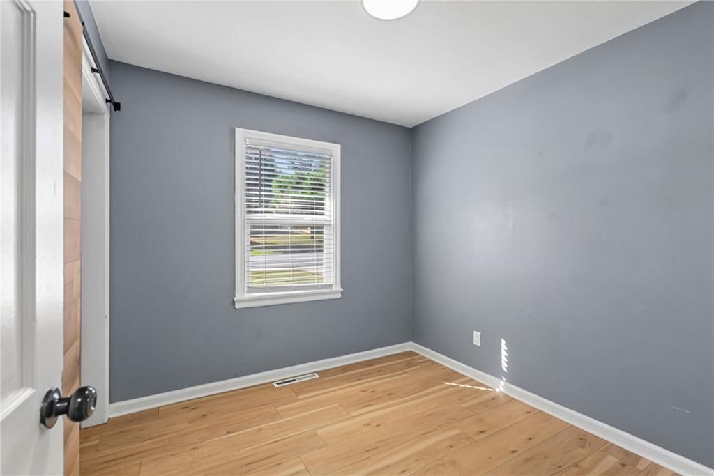 Photo 19 of 23 - 16618 E Salisbury Road, Independence, MO 64056