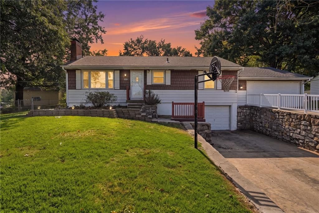 9005 79th Street E, Raytown, MO