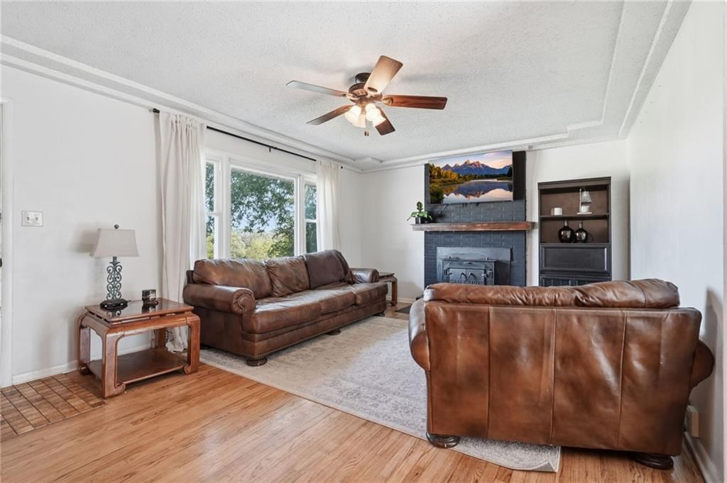 Photo 5 of 29 - 9005 79th Street E, Raytown, MO 64138