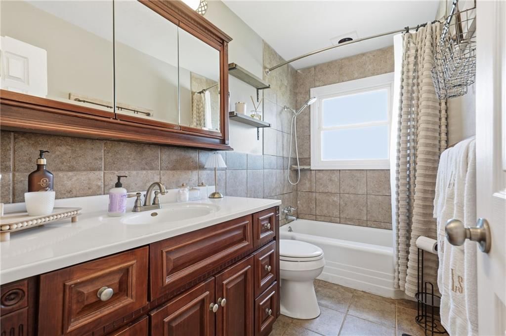 Photo 16 of 29 - 9005 79th Street E, Raytown, MO 64138