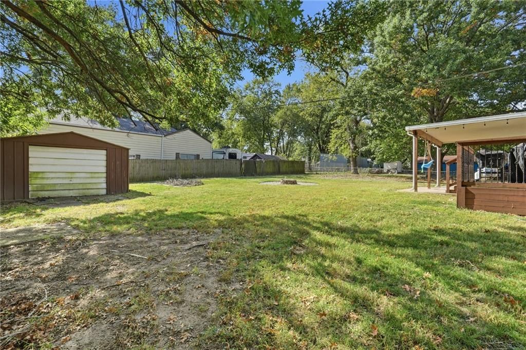 Photo 26 of 29 - 9005 79th Street E, Raytown, MO 64138