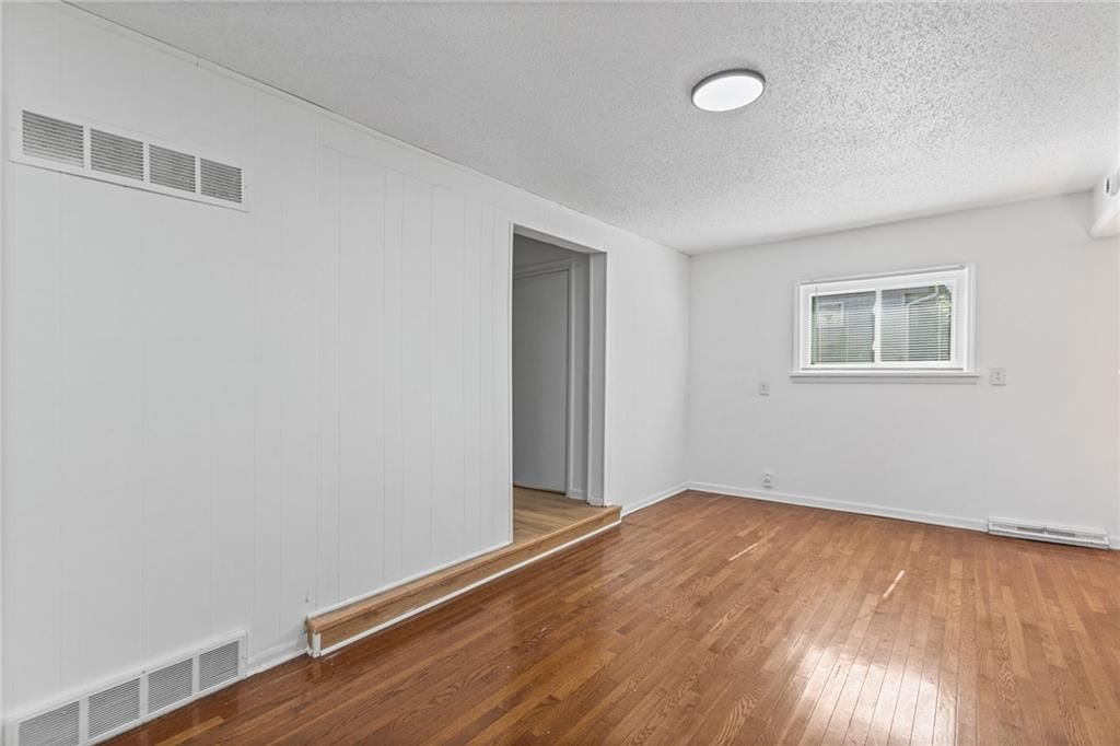 Recessed lighting at 6912 N Harrison Street, Gladstone, MO 64118