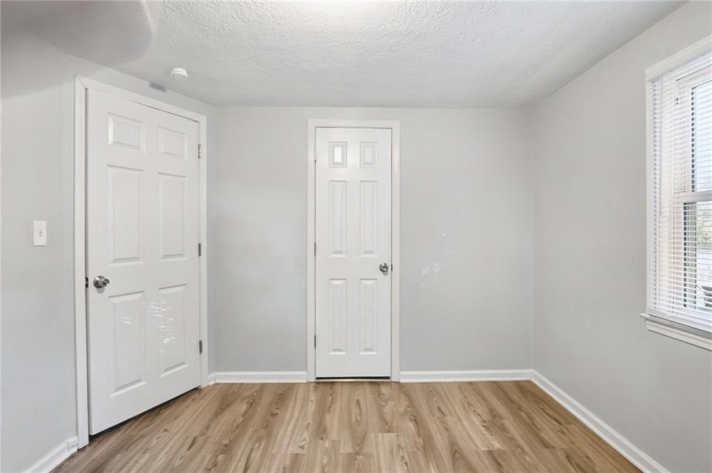 Photo 12 of 33 - 2316 Blue Ridge Terrace, Independence, MO 64052