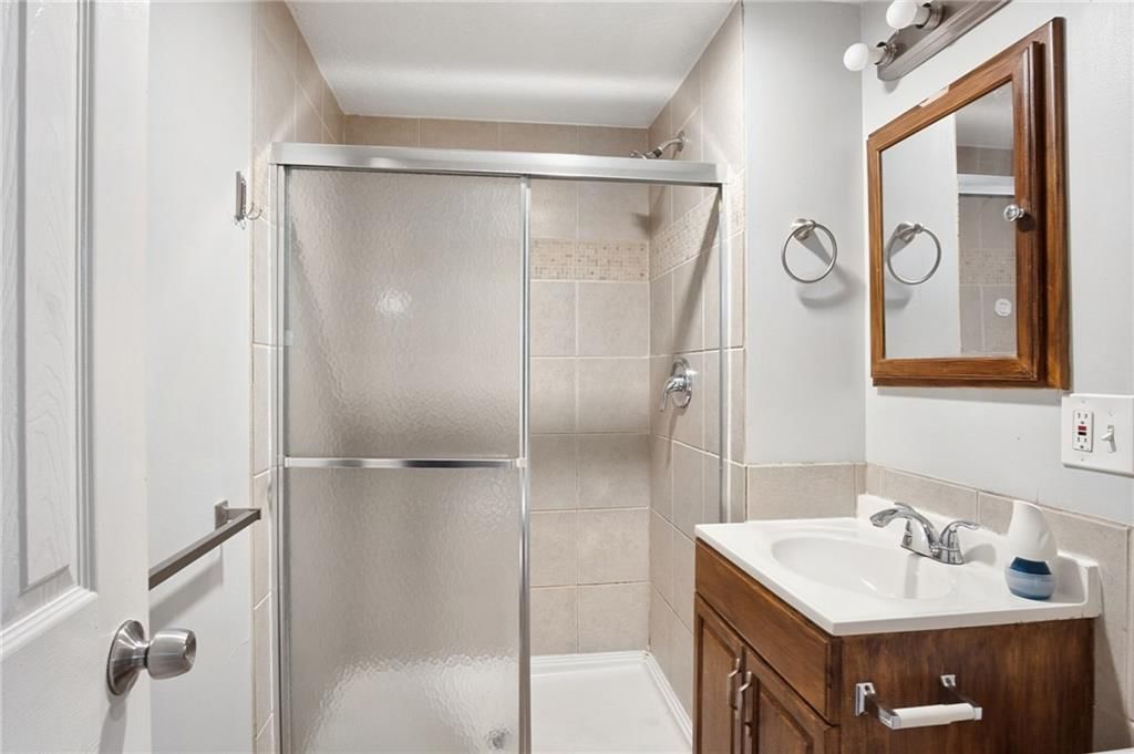 Photo 19 of 33 - 2316 Blue Ridge Terrace, Independence, MO 64052