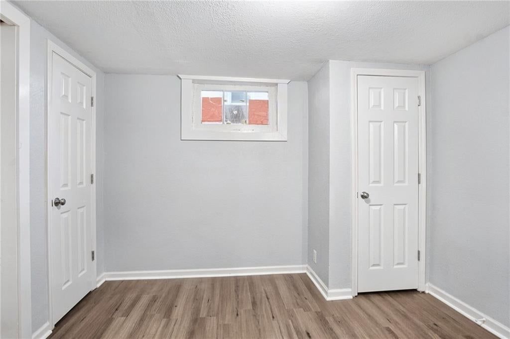Photo 16 of 33 - 2316 Blue Ridge Terrace, Independence, MO 64052