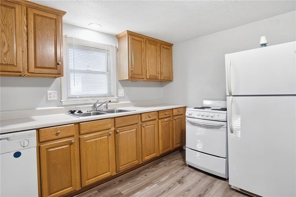 Photo 8 of 33 - 2316 Blue Ridge Terrace, Independence, MO 64052