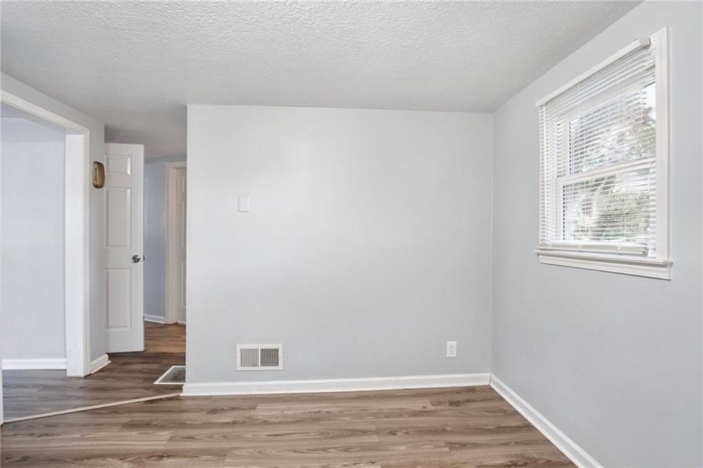 Photo 4 of 33 - 2316 Blue Ridge Terrace, Independence, MO 64052