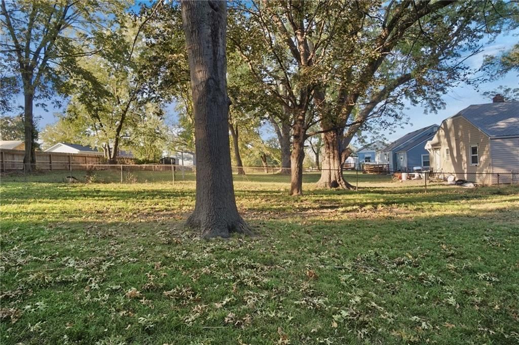 Photo 26 of 33 - 2316 Blue Ridge Terrace, Independence, MO 64052