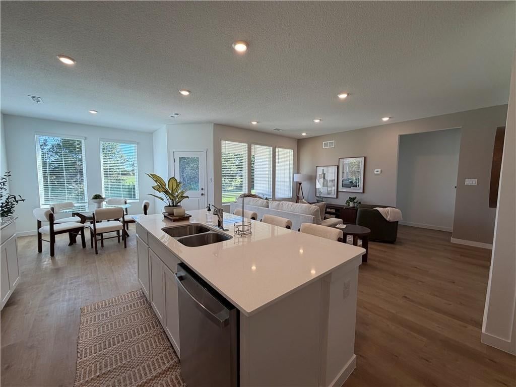 Photo 6 of 17 - 4001 NE Apple Grove Drive, Lee's Summit, MO 64064