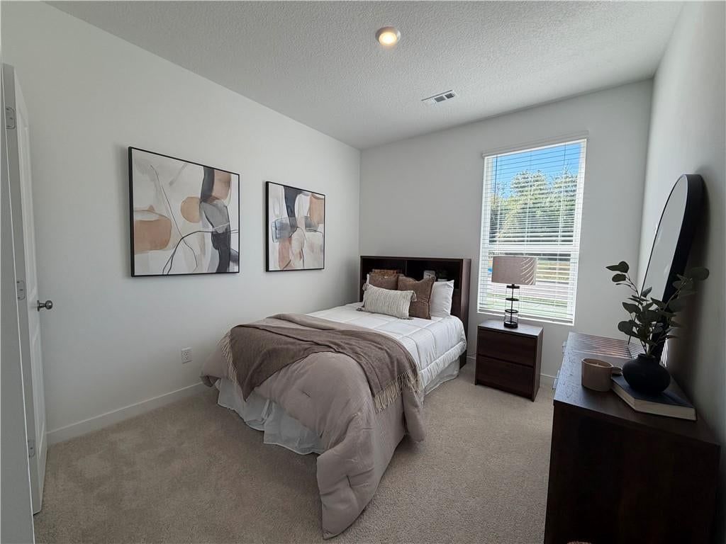 Photo 7 of 17 - 4001 NE Apple Grove Drive, Lee's Summit, MO 64064