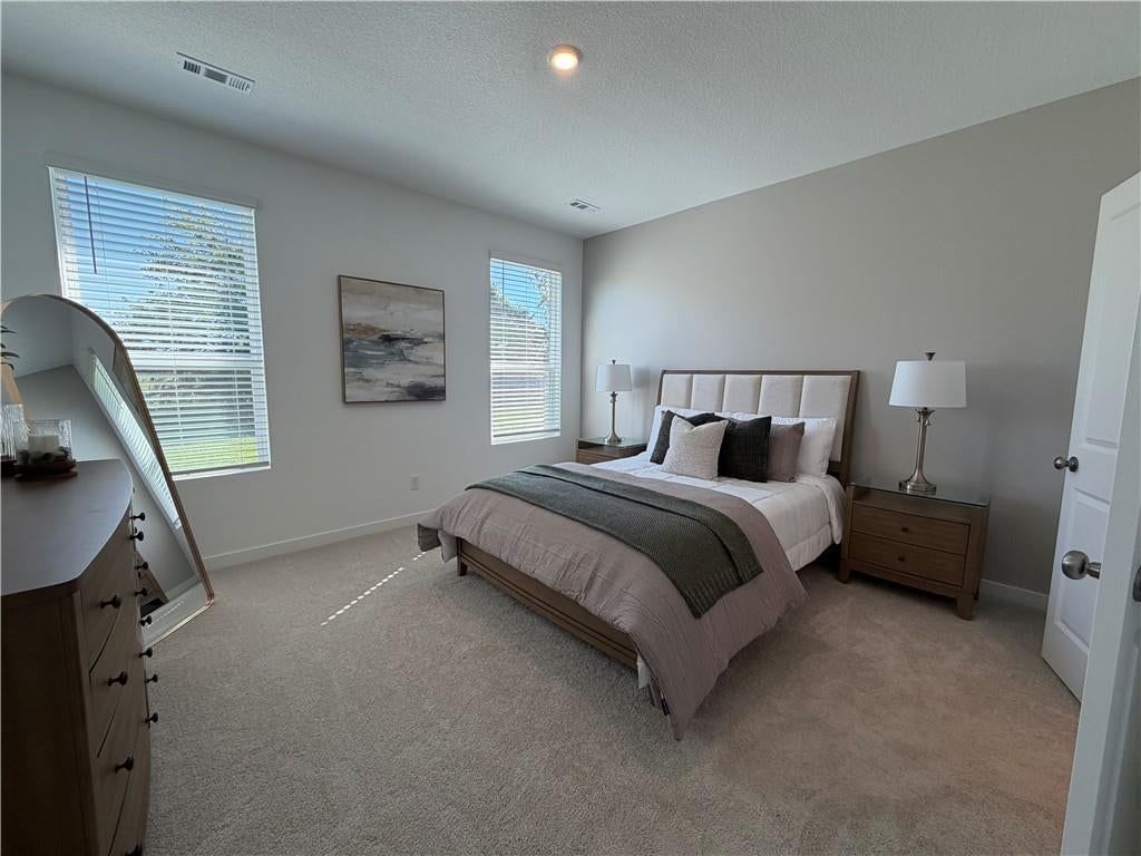 Photo 11 of 17 - 4001 NE Apple Grove Drive, Lee's Summit, MO 64064