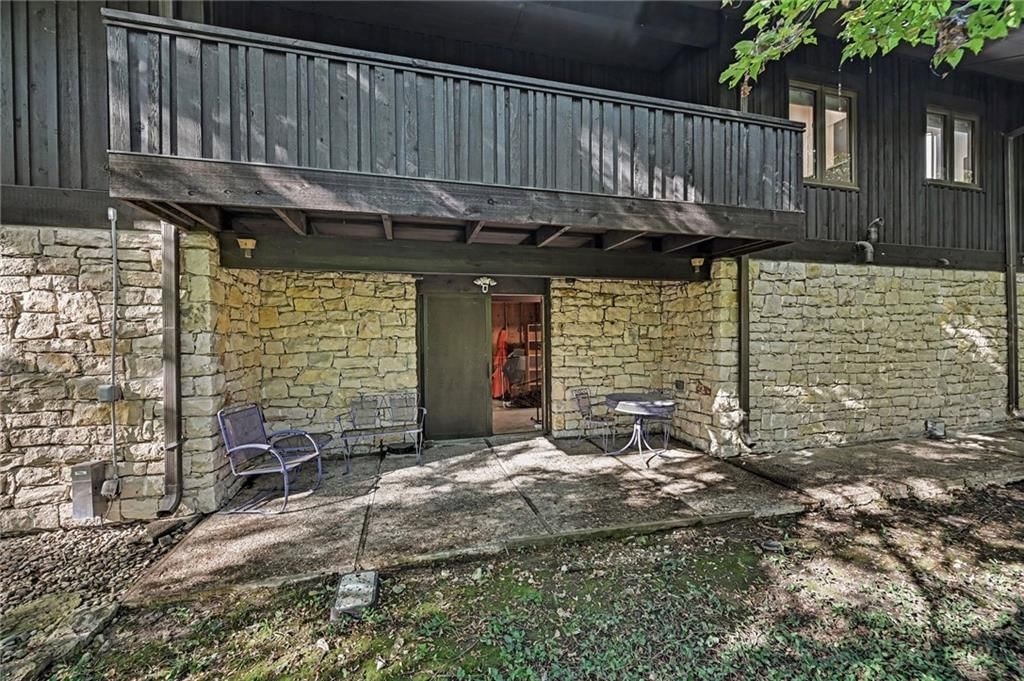 Photo 6 of 38 - 6501 State Line Road, Kansas City, MO 64113