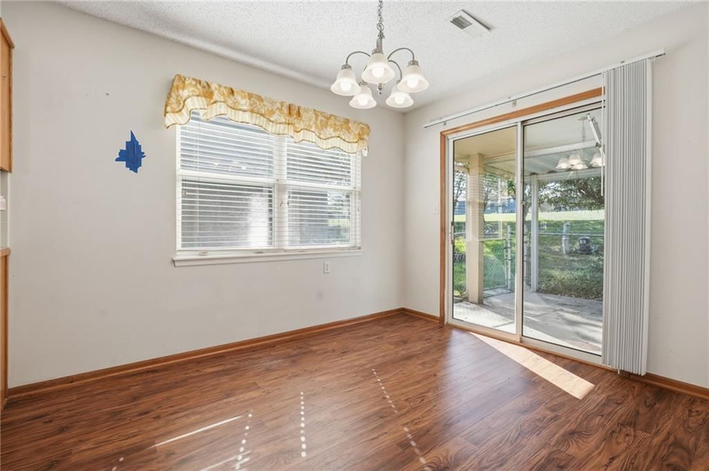 Breakfast nook at 502 S Saturn Drive, Raymore, MO 64083