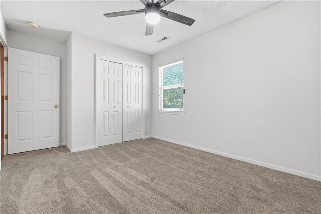 Photo 17 of 26 - 502 S Saturn Drive, Raymore, MO 64083