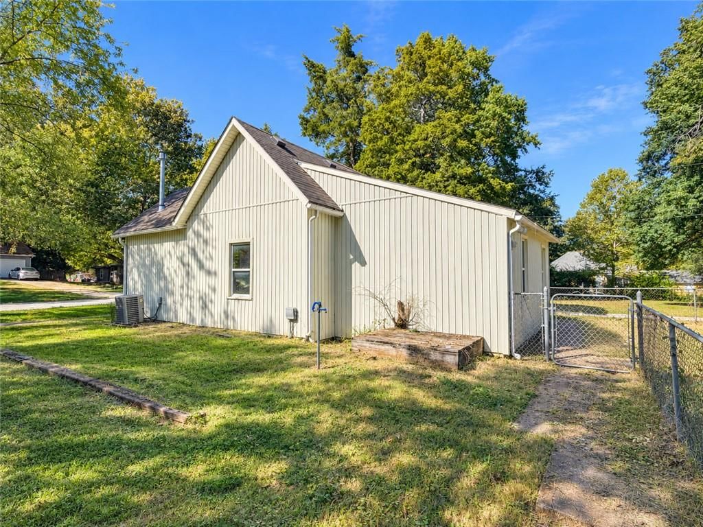 505 2nd Avenue, Greenwood, MO: listing photo 3