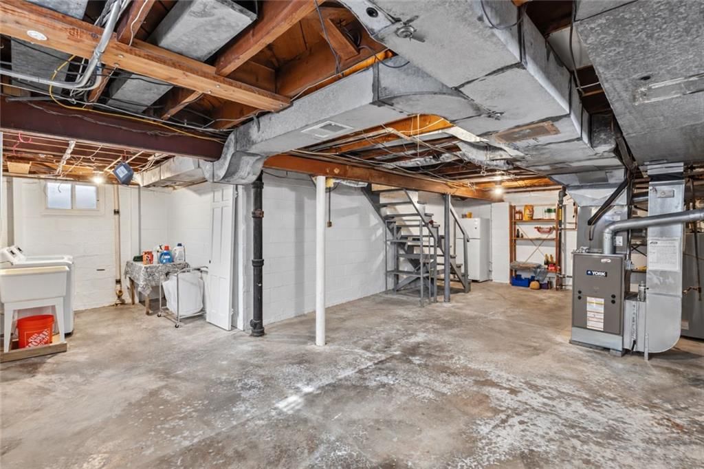 Photo 25 of 32 - 635 E 65th Street, Kansas City, MO 64131