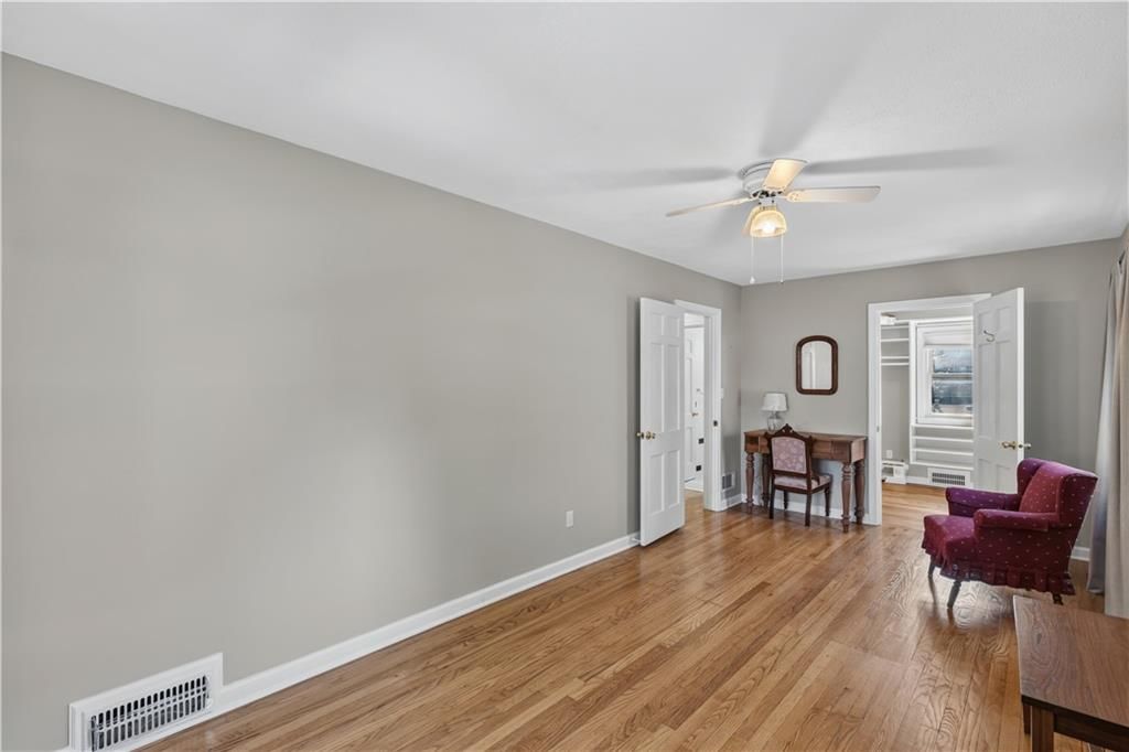 Photo 22 of 32 - 635 E 65th Street, Kansas City, MO 64131