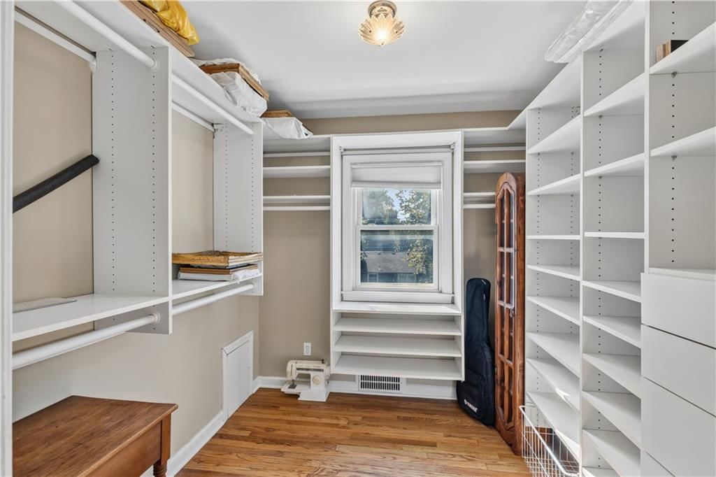Photo 23 of 32 - 635 E 65th Street, Kansas City, MO 64131