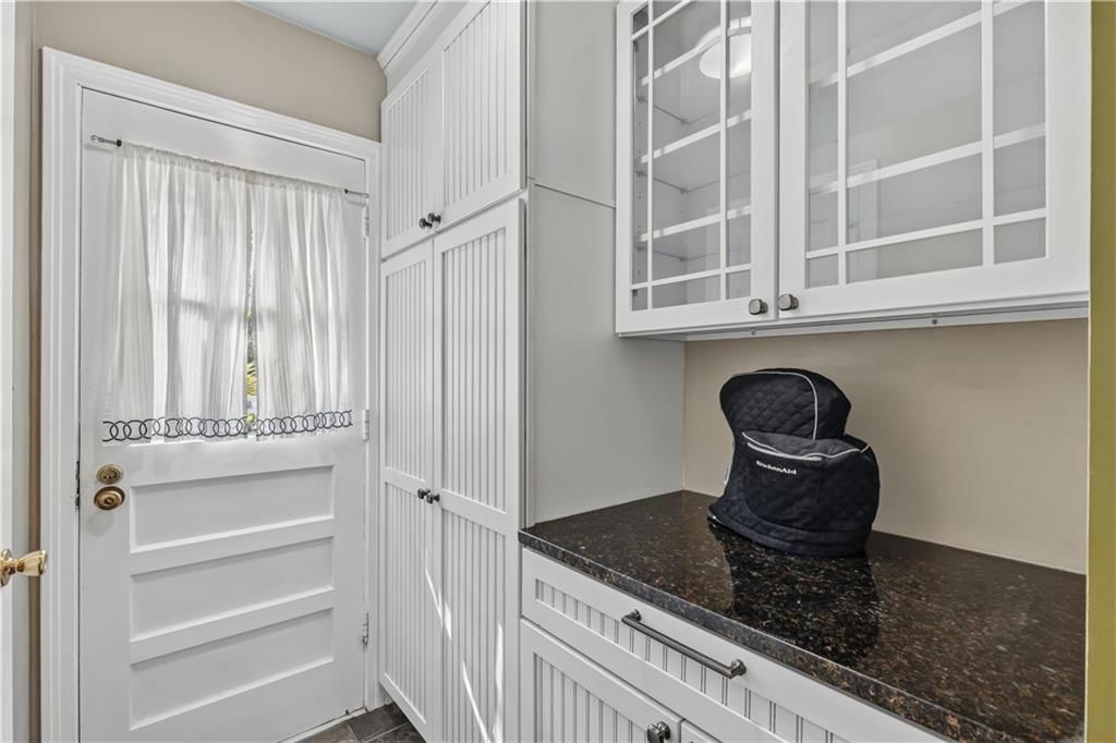 Photo 16 of 32 - 635 E 65th Street, Kansas City, MO 64131
