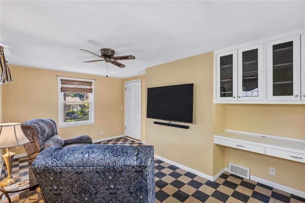 Photo 24 of 32 - 635 E 65th Street, Kansas City, MO 64131