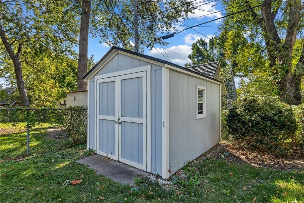 Photo 27 of 32 - 635 E 65th Street, Kansas City, MO 64131