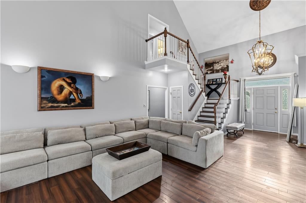 Photo 7 of 36 - 7407 Marion Avenue, Kansas City, MO 64133