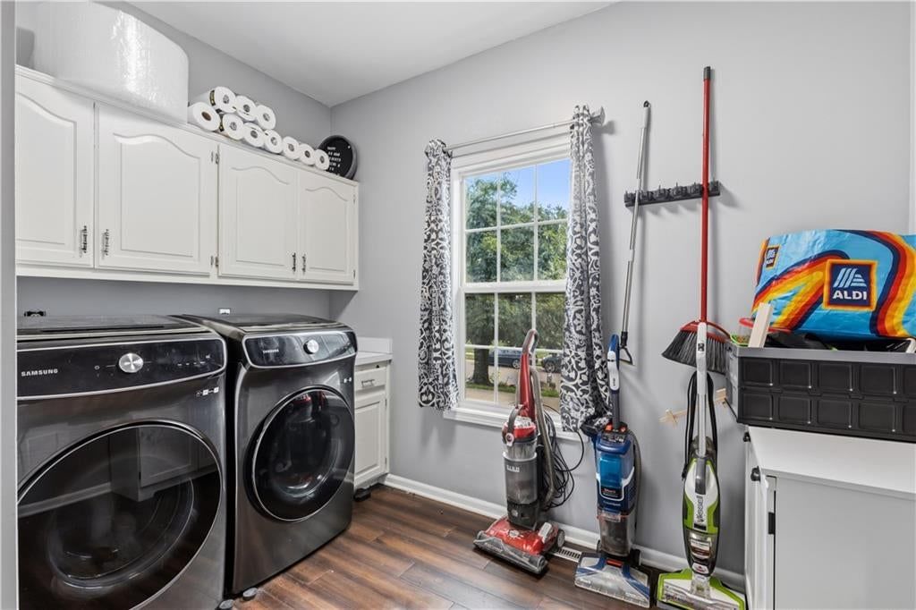 Photo 15 of 36 - 7407 Marion Avenue, Kansas City, MO 64133