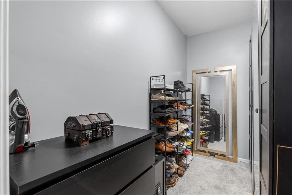 Photo 17 of 36 - 7407 Marion Avenue, Kansas City, MO 64133