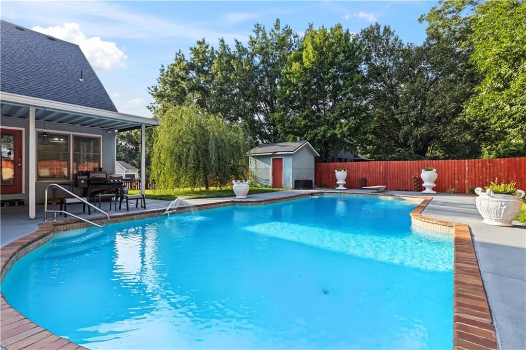 Photo 34 of 36 - 7407 Marion Avenue, Kansas City, MO 64133