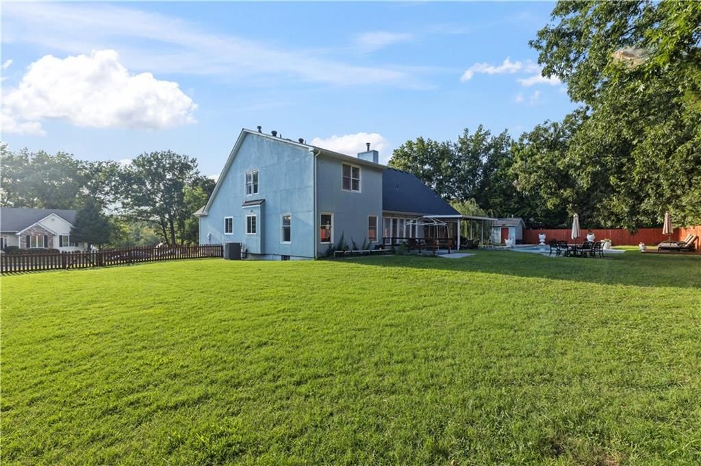 Photo 36 of 36 - 7407 Marion Avenue, Kansas City, MO 64133