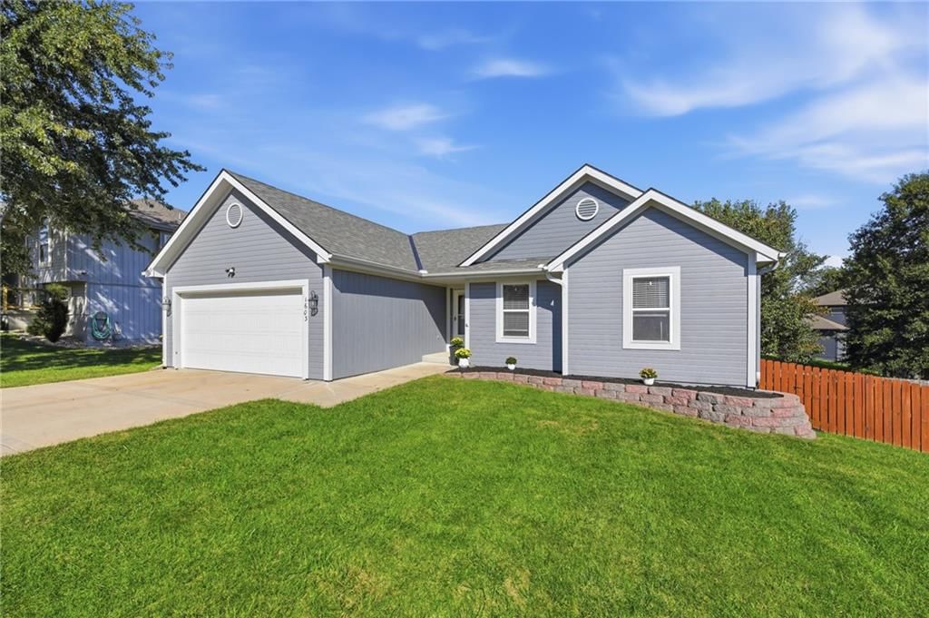 1603 Clear Creek Drive, Kearney, MO: listing photo 2
