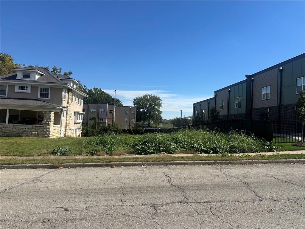 2737 Forest Avenue, Kansas City, MO