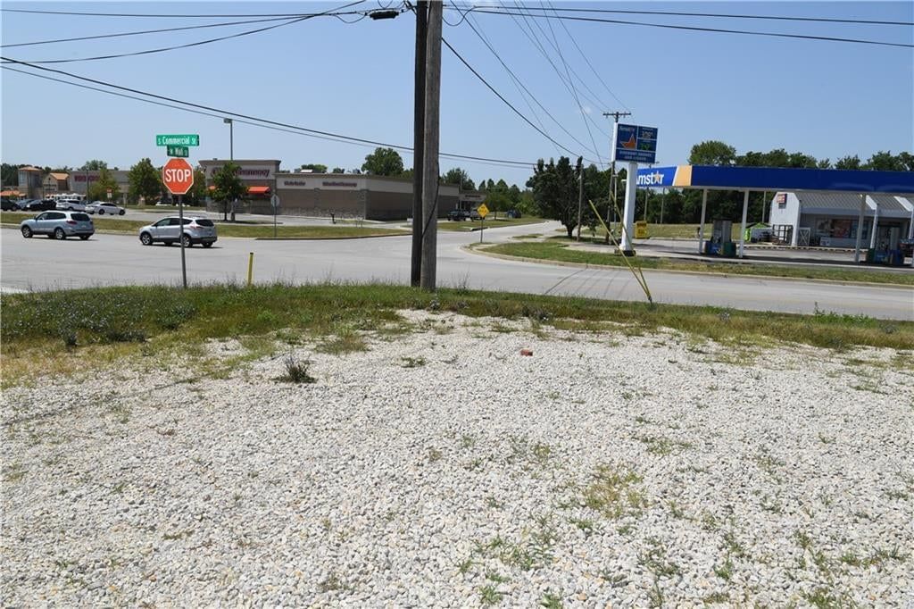 103 S Commercial Street, Harrisonville, MO
