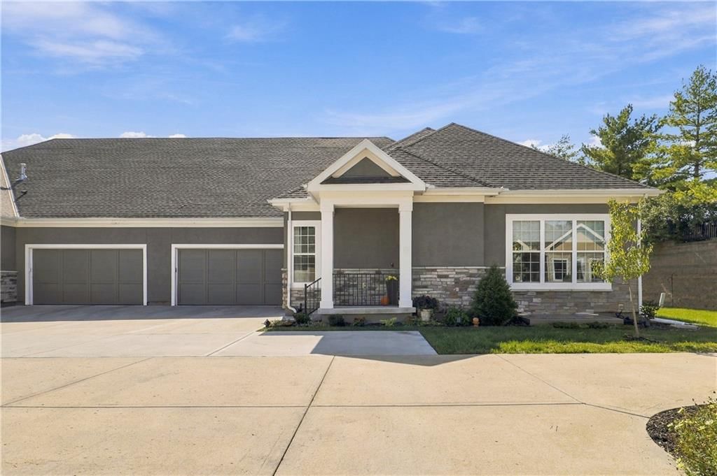11010 Charlotte Street, Kansas City, MO: listing photo 2