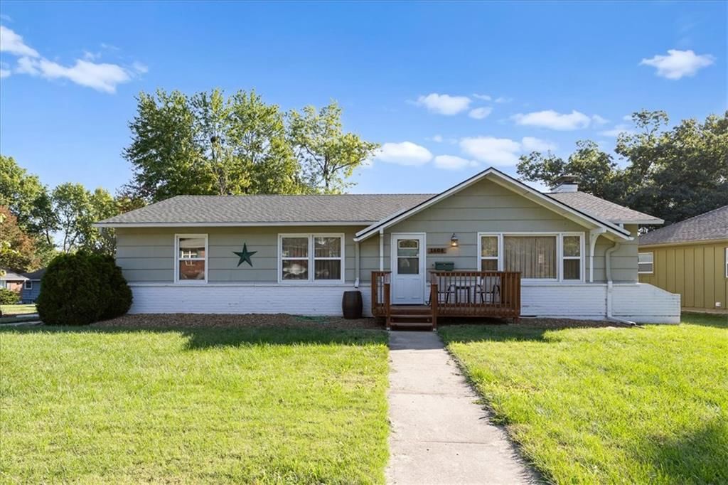 1606 NE 68TH Place, Gladstone, MO