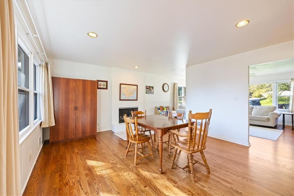 1606 NE 68TH Place, Gladstone, MO