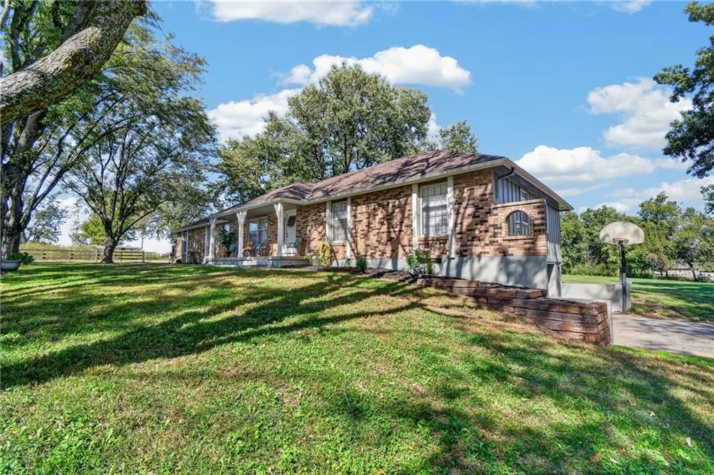 7404 E 197th Street, Belton, MO: listing photo 2